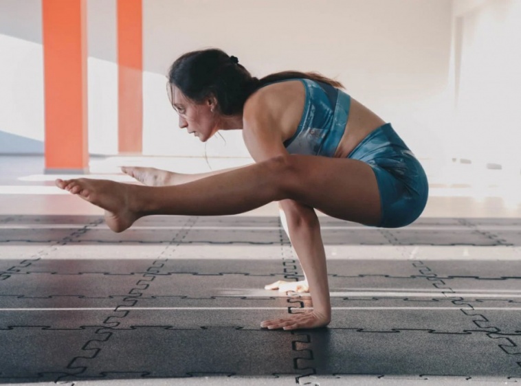 STRETCHING I ANIMAL FLOW