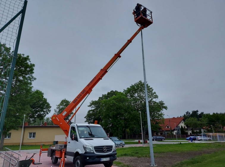Wynajem podnośników koszowych