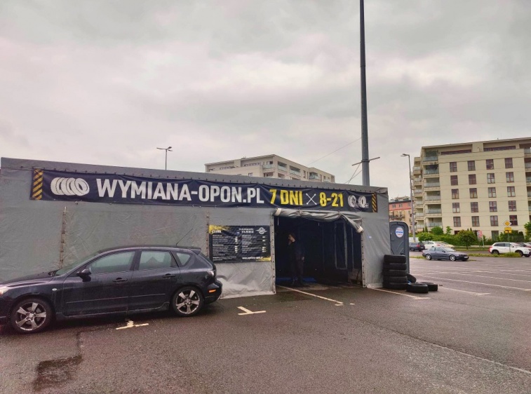 Wymiana opon za dawnym Tesco 