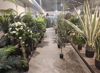 Zielona oaza spokoju – odkryj nasze sztuczne rośliny doniczkowe